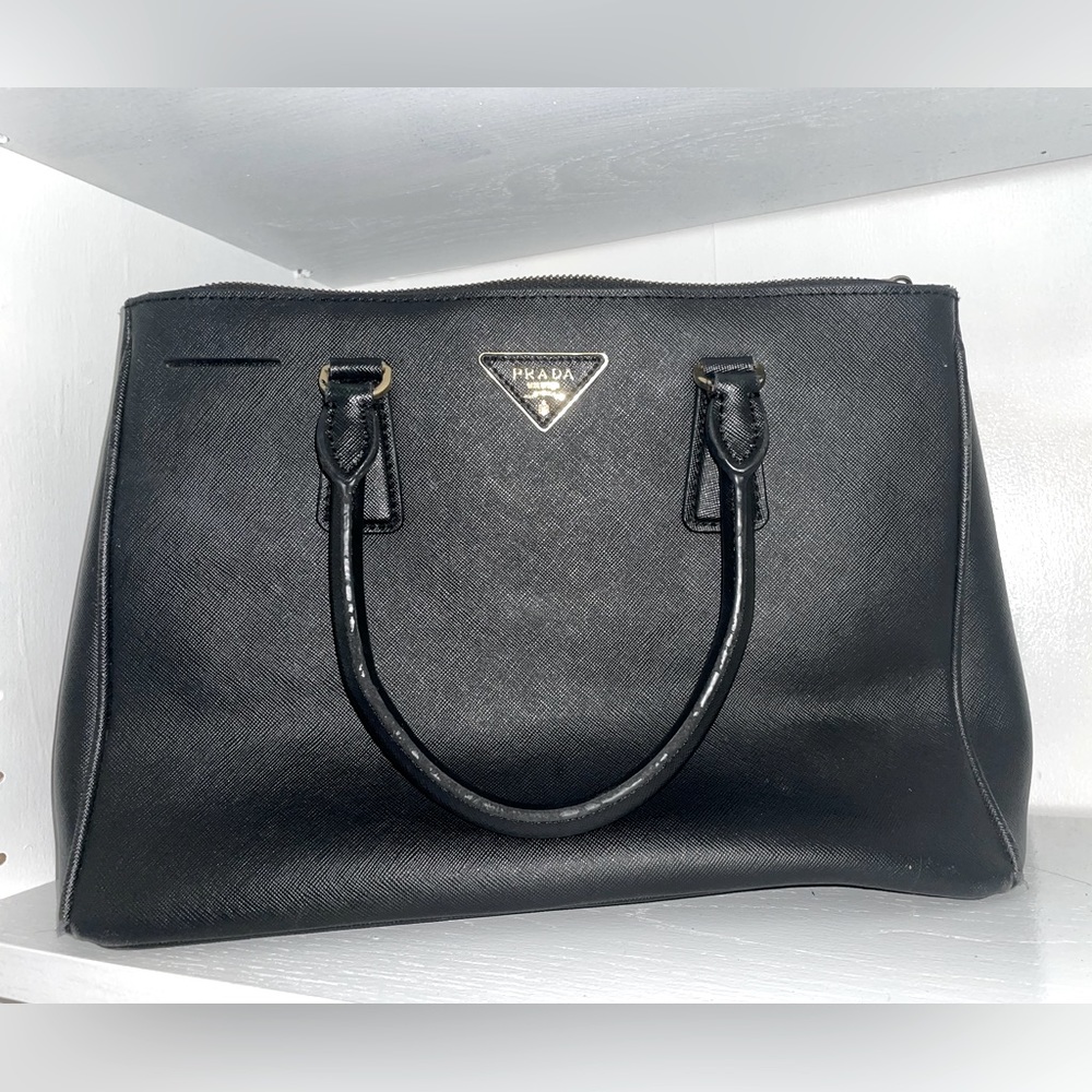 Prada saffiano galleria